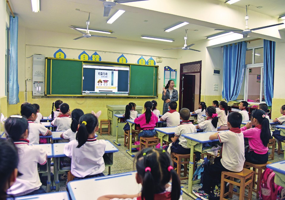 “入学潮”来了？多地发布 2023 年中小学学位预警